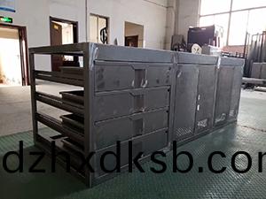 廠內(nei)一角(jiao)展(zhan)示(shi)