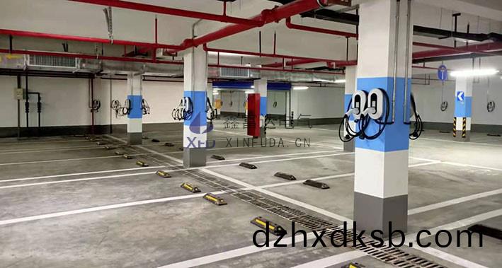 地(di)下(xia)停車場掛壁式充電(dian)樁(zhuang) 地下停車(che)場(chang)掛壁式充(chong)電(dian)樁(zhuang)